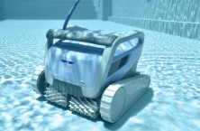 Le robot piscine M600 de Dolphin : &laquo; always connected &raquo;