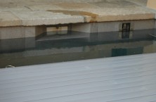Le syst&egrave;me de verrouillage automatique pour le volet de piscine d'Aqua Cover