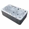 Counter-current swimming or hydromassages, it&rsquo;s the Party Spa!