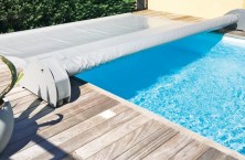 Thelma: la nouvelle couverture &agrave; barre 100 % automatis&eacute;e d'Aquilus Piscines et Spas