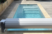 Pool Swift, couverture automatique hors sol &eacute;volutive sign&eacute;e APF Pool Design