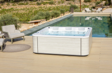 Touch Pro and Touch 5 Pro: two new high-end spas by Aquavia