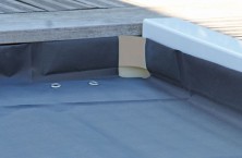 Une couverture automatique de piscine propre m&ecirc;me en hiver avec APF