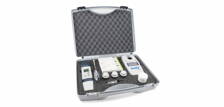 Lovibond&reg; Professional Pool and Spa Photometer Kit