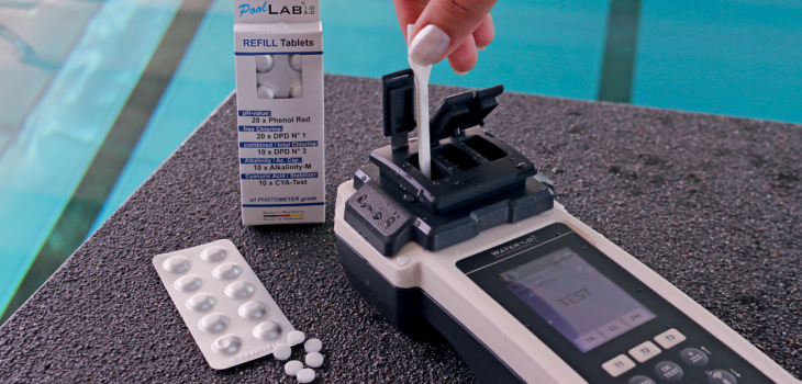 innovative,photometrische,poolwasserkontrolle,cloudbasiertem,datenmanagement