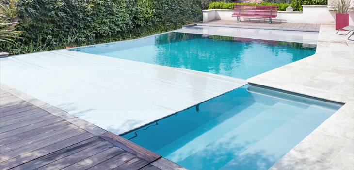 Couverture automatique immerg&eacute;e Stardeck AX-IN - &copy;FranckPiscines