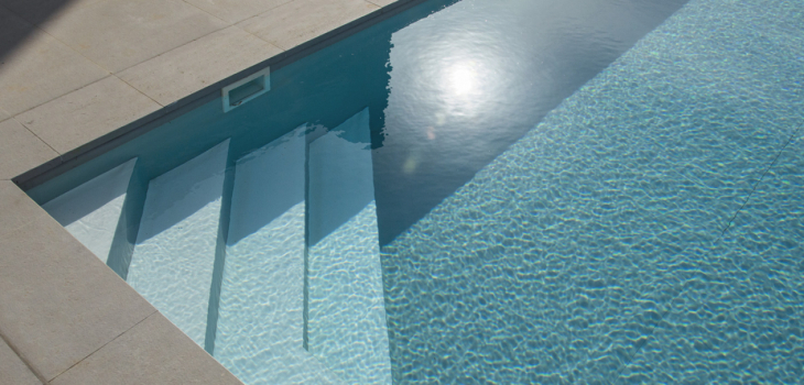 Piscine avec membrane arm&eacute;e piscine Proflex