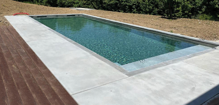 Piscine avec bassin d'orage int&eacute;gr&eacute;