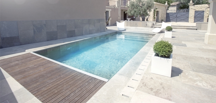 Coverdeck AX-IN couverture piscine automatique immerg&eacute;e avec moteur dans l'axe