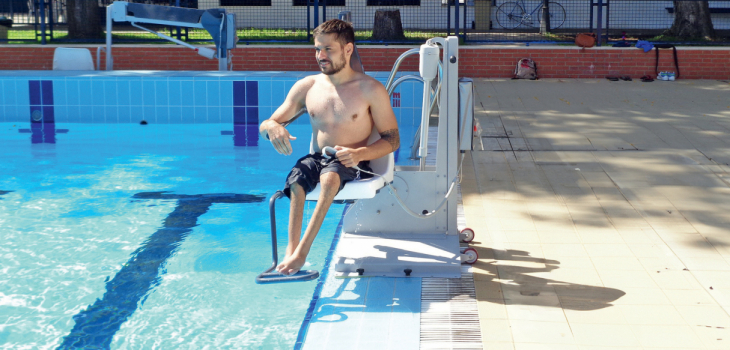 vaste,gamme,solutions,pmr,axsol,acces,piscines