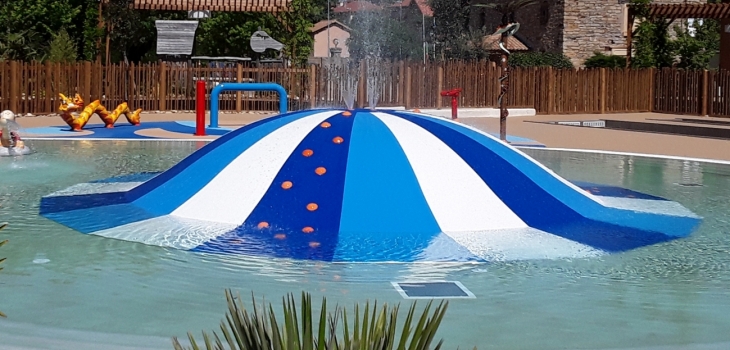 Jeu aquatique "La Bulle" d'un diam&egrave;tre de 7 m