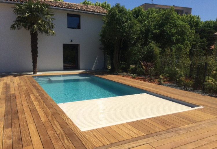 Couverture immerg&eacute;e piscine d'Azenco