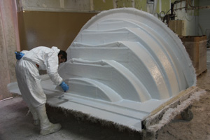 Derri&Atilde;&uml;re l&acirc;escalier acrylique, renfort polyester arm&Atilde;&copy;