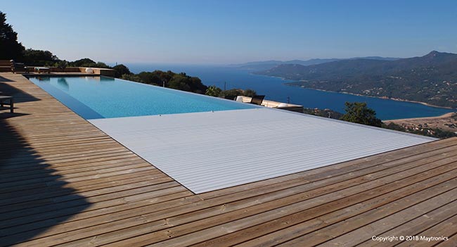 MAYTRONICS COVER Immerg&eacute;e