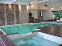 piscine int&Atilde;&copy;rieure avec spa attenant Concept & Creation